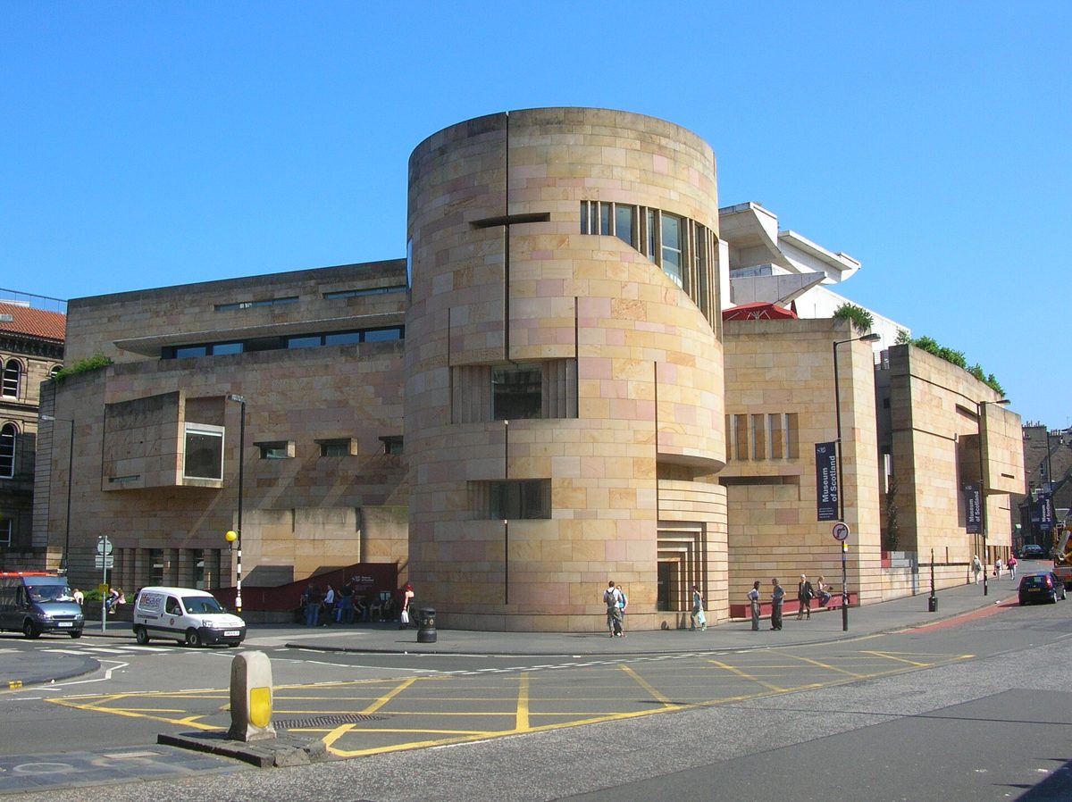 Literary Edinburgh - bookshops, libraries and reading rooms worth your time
